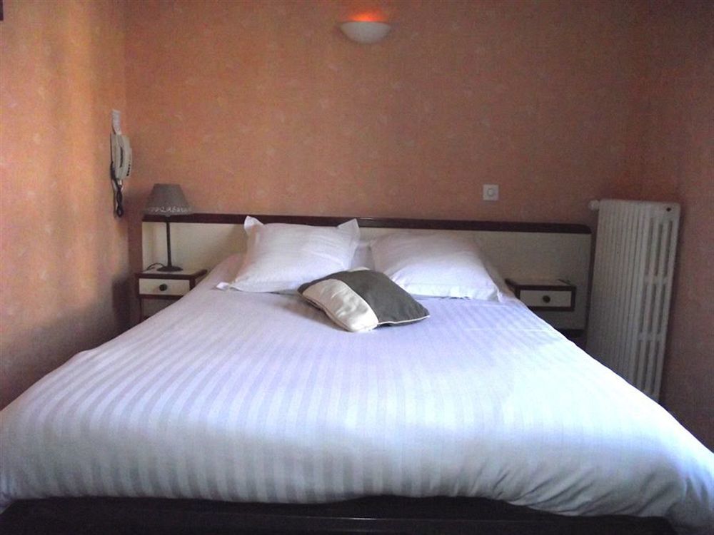 Hotel Le Petit Billot Витре Экстерьер фото