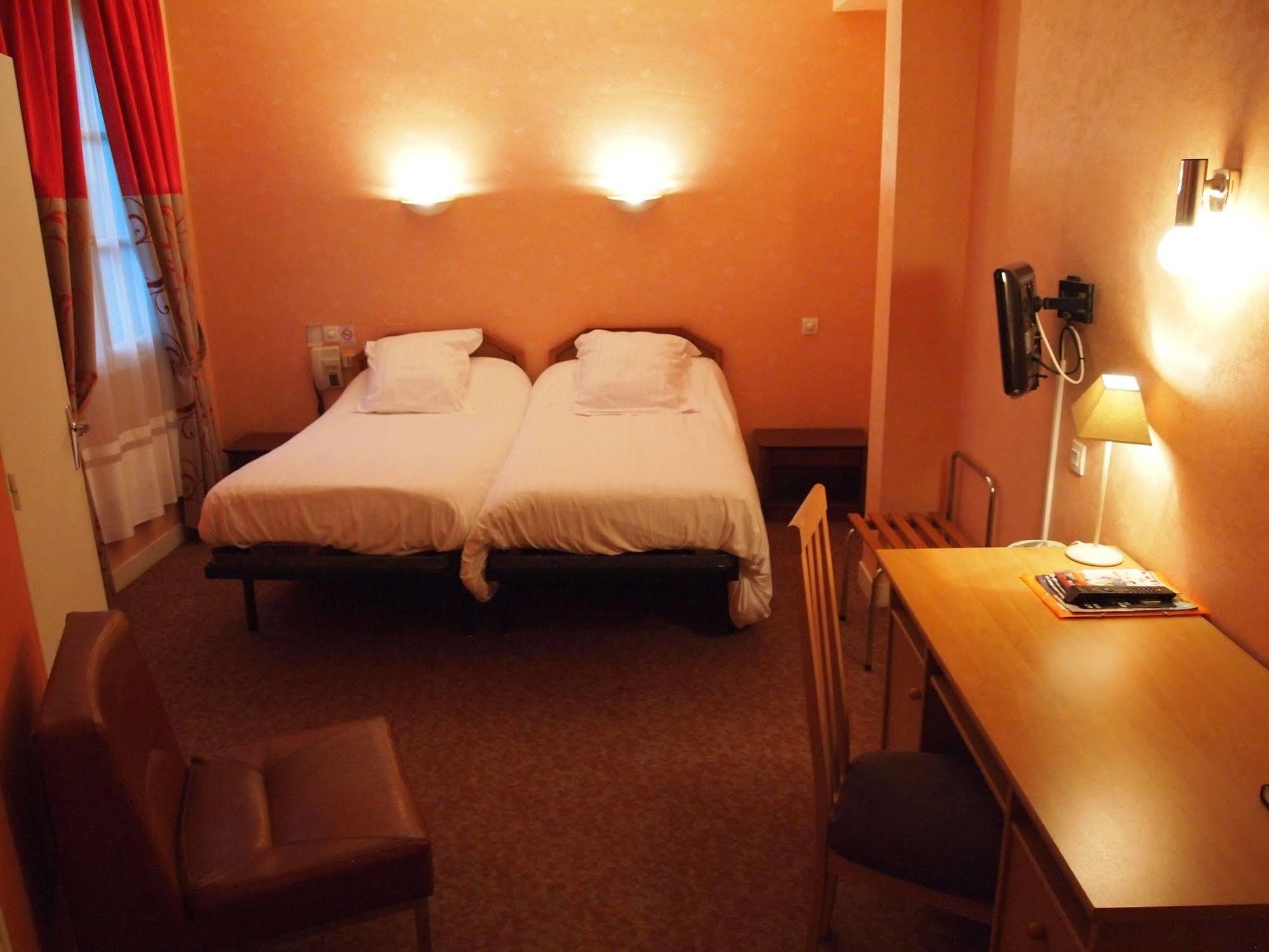 Hotel Le Petit Billot Витре Экстерьер фото