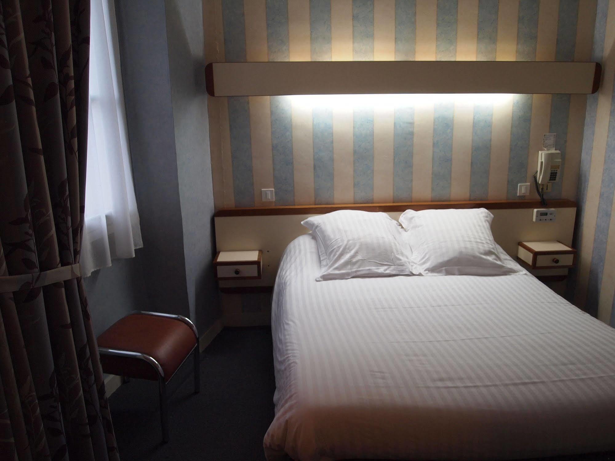 Hotel Le Petit Billot Витре Экстерьер фото